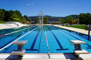 Sport- und Schwimmerbecken
